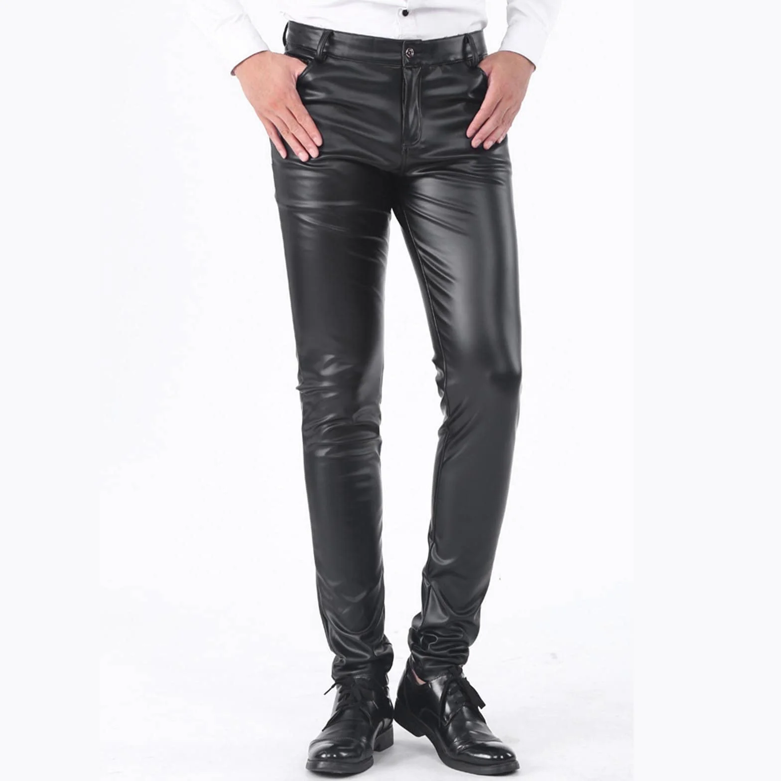 2026 Pantalones de cuero de corte estrecho para hombre Leggings color elástico tendencia motocicleta pantalones de cuero